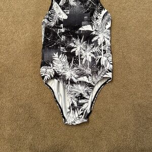 Sylvia P leo-size adult extra small